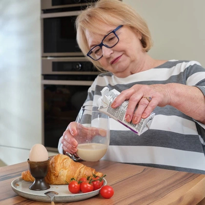 Nutrego FORTE 330 ml morela (12 szt.) KRÓTKA DATA