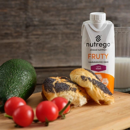 Nutrego FRUTY 12 x 330 ml o smaku czarnej porzeczki
